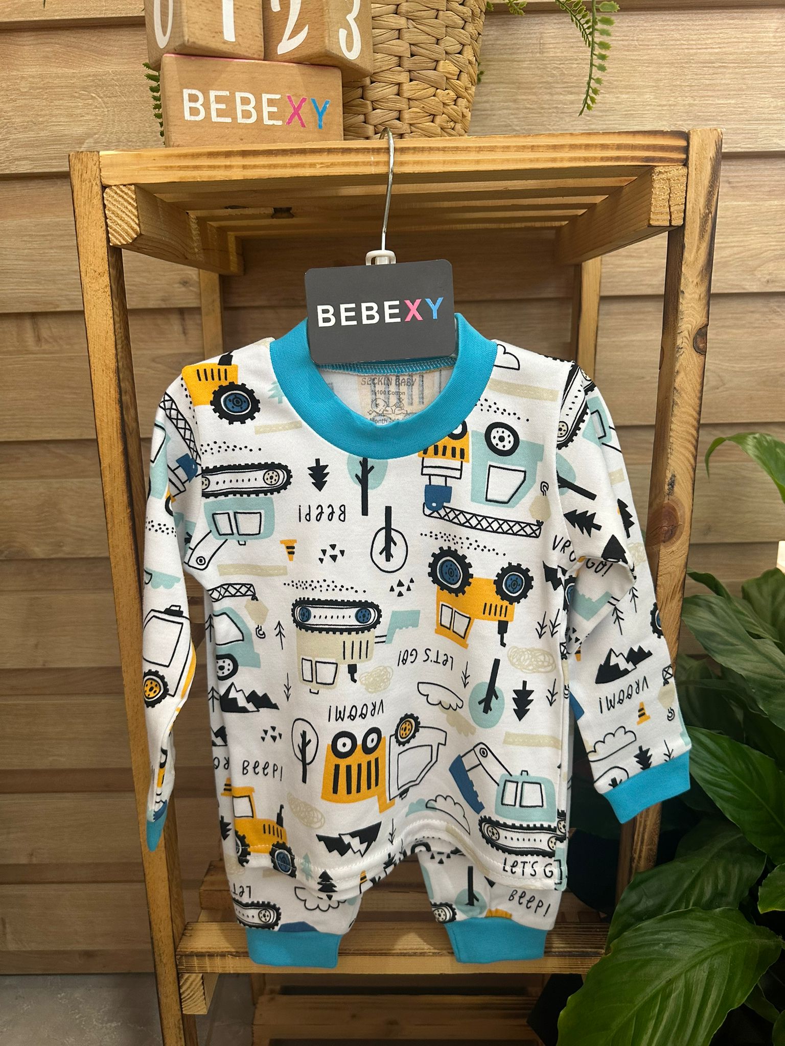 Kepçe  Desenli Pijama Takımı  