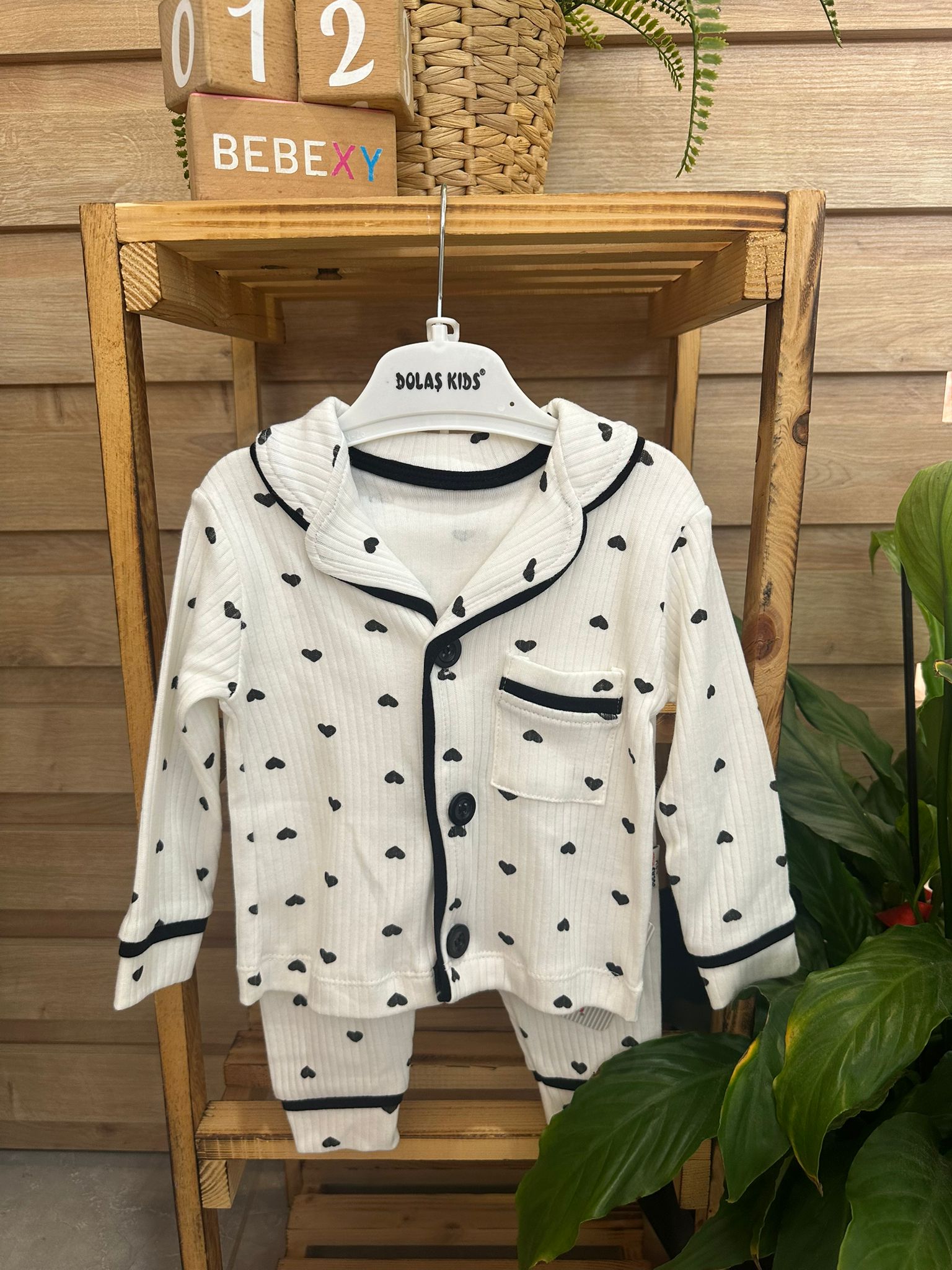 Siyah Kalpli Bebek Pijama Takımı 