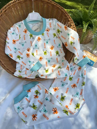Monster  Baskılı Pijama Takımı