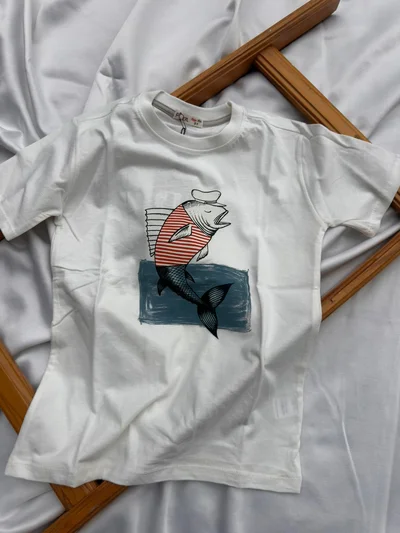 Balık Desenli Beyaz Tişört
