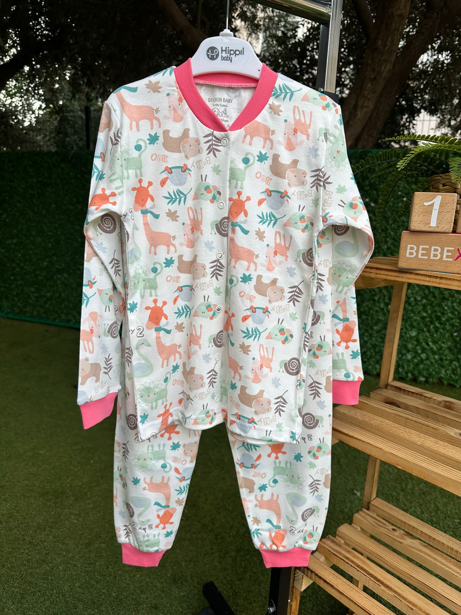 Salyangoz Desenli Pijama Takımı  Düğmeli Pembe Yakalı