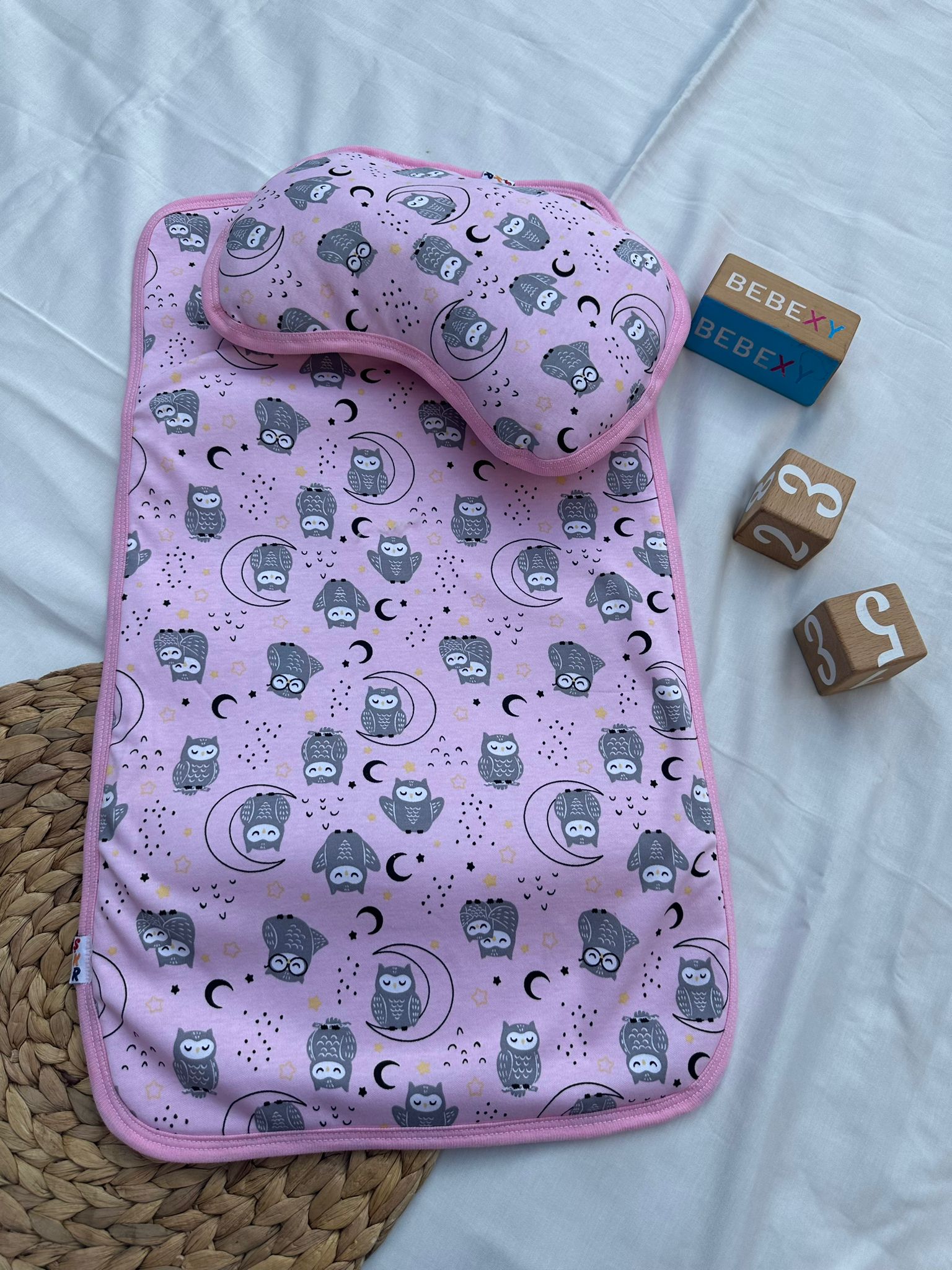 Baykuş Baskılı Alt Açma Örtüsü Pembe 