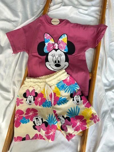 Çiçekli Minnie  Baskılı Şortlu Takım