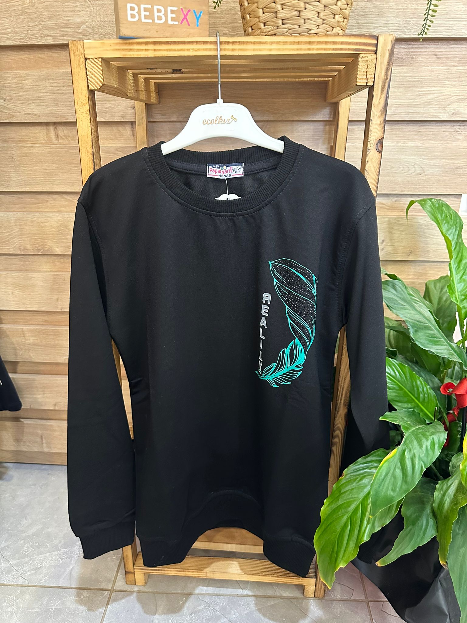 Yaprak Taş Baskılı Sweatshirt  Siyah