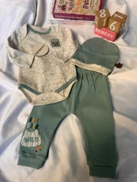 Yeşil Desenli Şapkalı Alt Üst Takım 3'Lü Set
