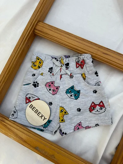 Kedi baskılı şort