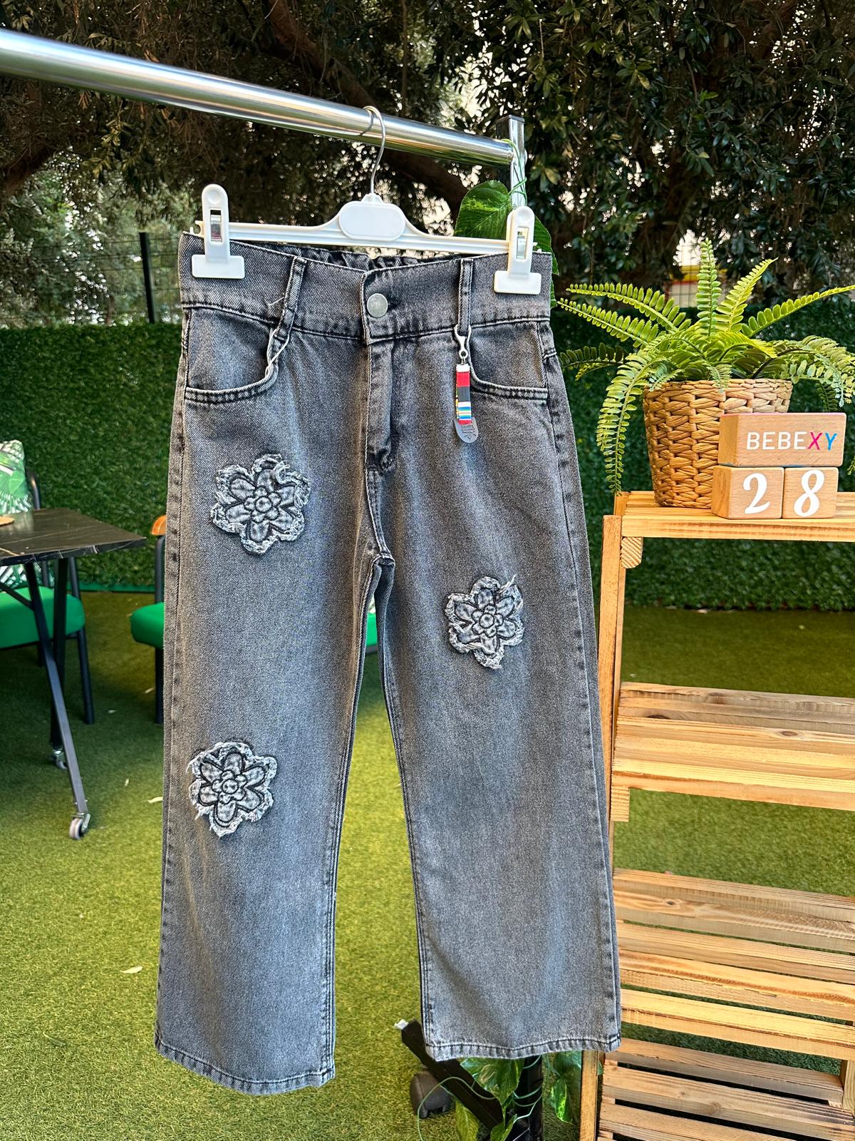 Çİçek Detaylı Gri Jean