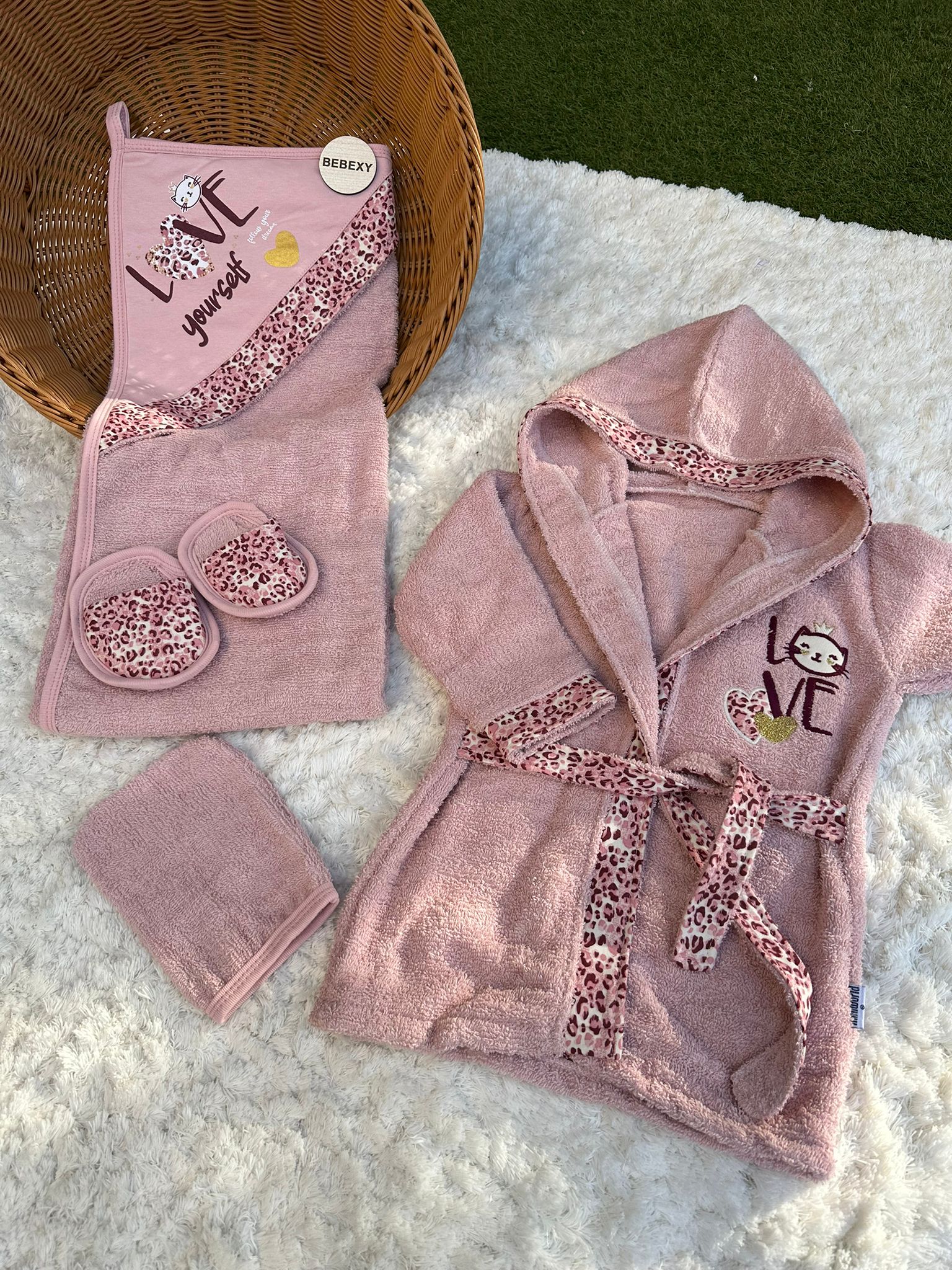 Love Yourself Baskılı Beş Parça Havlu -Bornoz Set