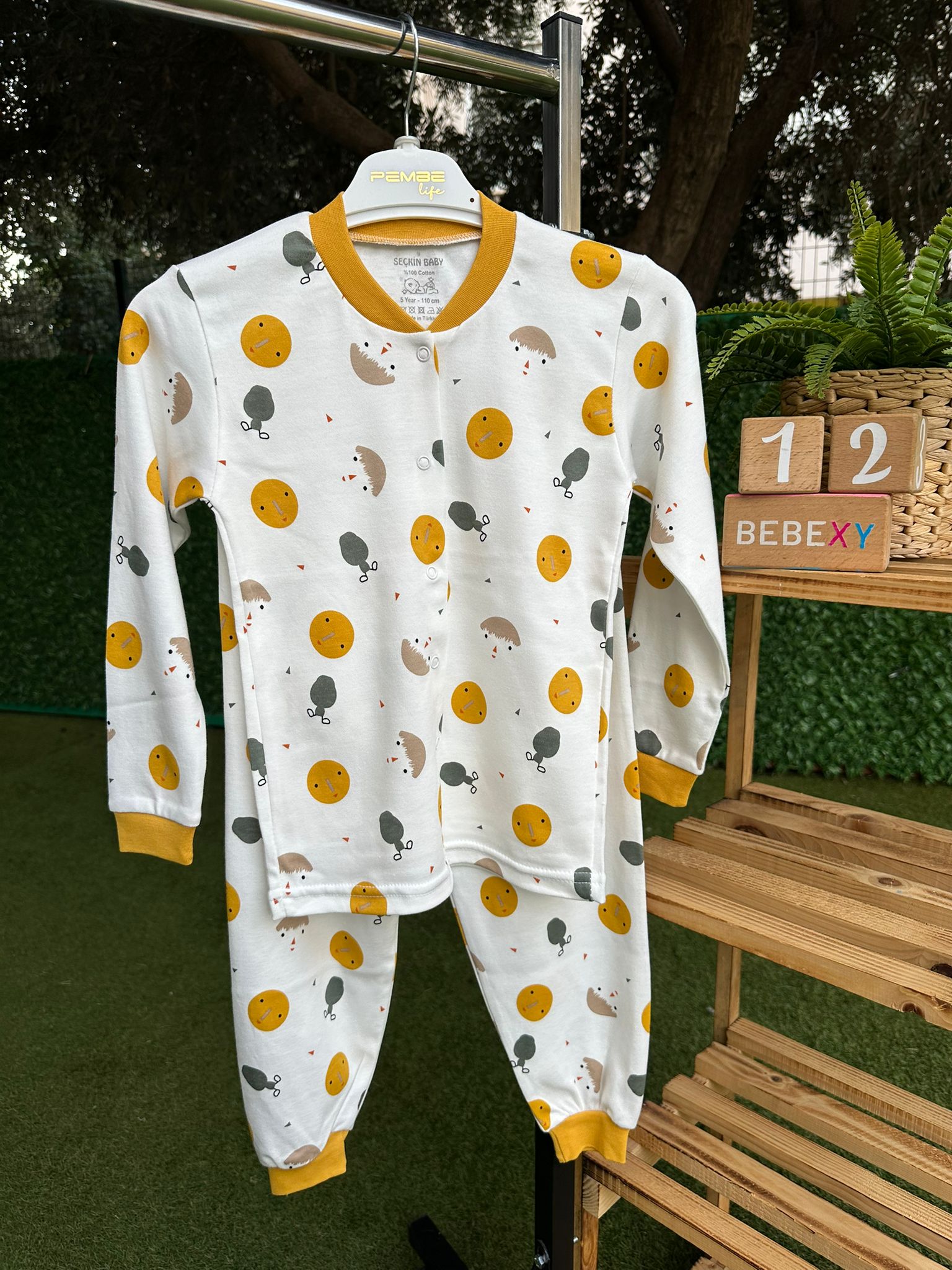 Yüz Desenli Pijama Takımı  Düğmeli  