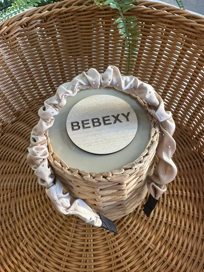 Taş Detaylı Büzgülü  Bej Taç