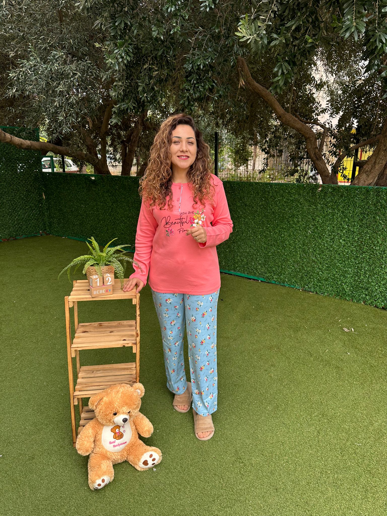 Çiçek Desenli Uyku Bantlı Pijama Takımı Pembe