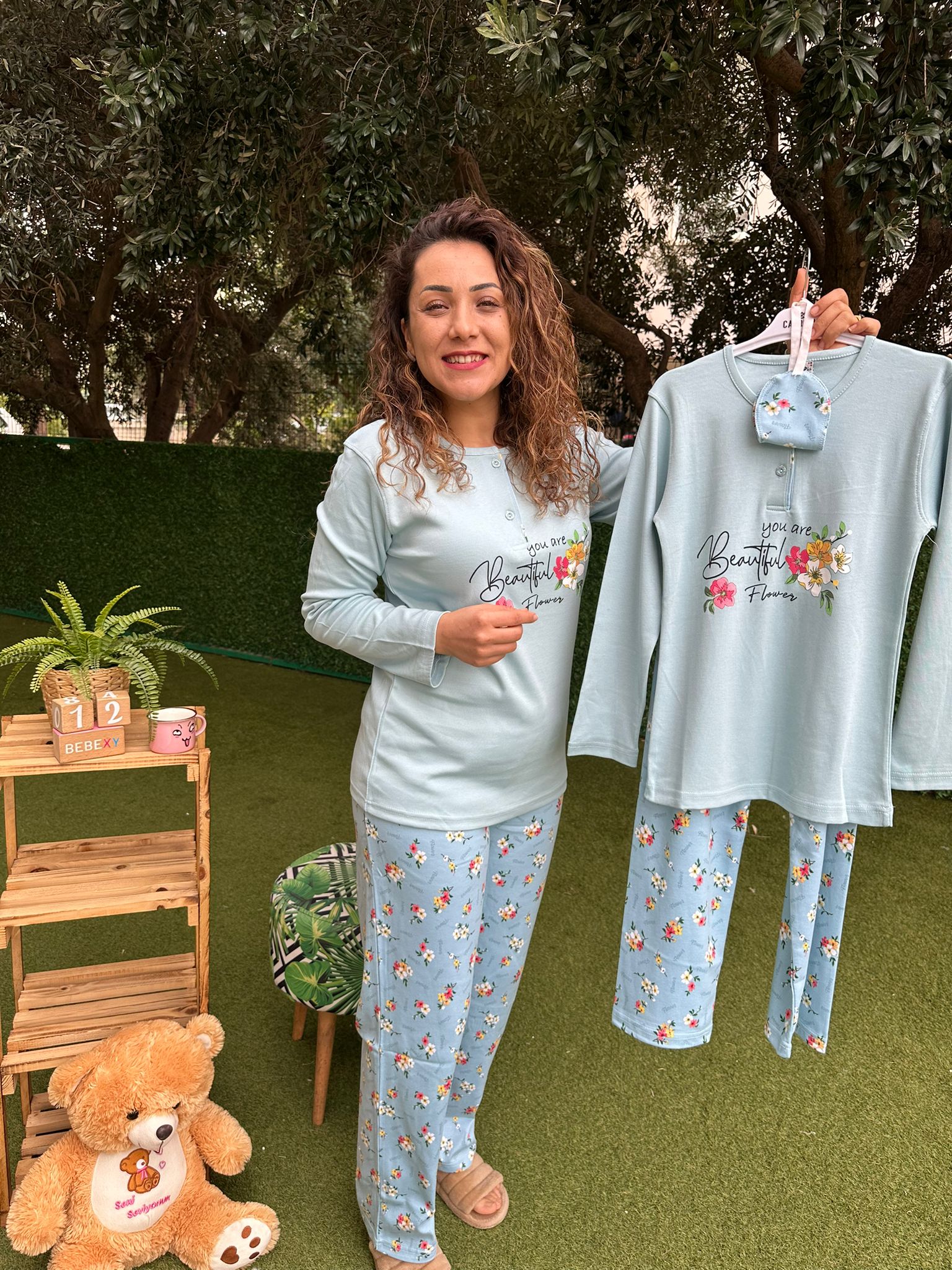 Çiçek Desenli Uyku Bantlı Pijama Takımı Mavi