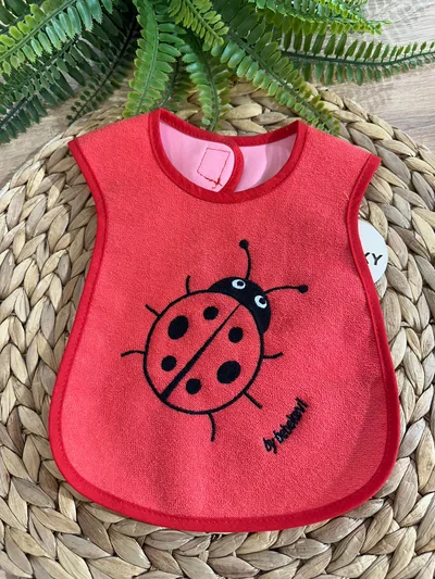 Muşamba Bebek Önlüğü Uğur Böcek Baskılı 