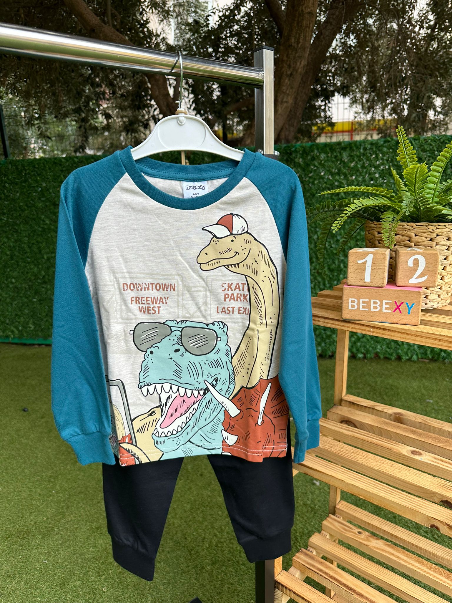 Şapkalı Dinazor Baskılı Pijama Takımı