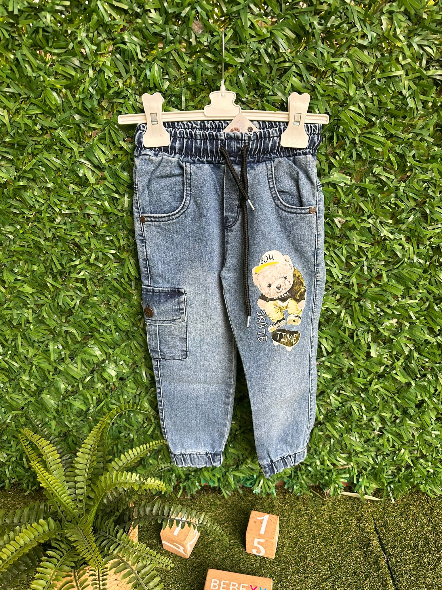 İpli Bel Lastikli  Ayıcık Baskılı Jean Pantolon 